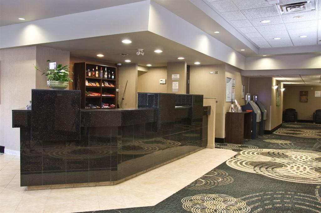 Clarion Hotel & Suites Brandon Ngoại thất bức ảnh