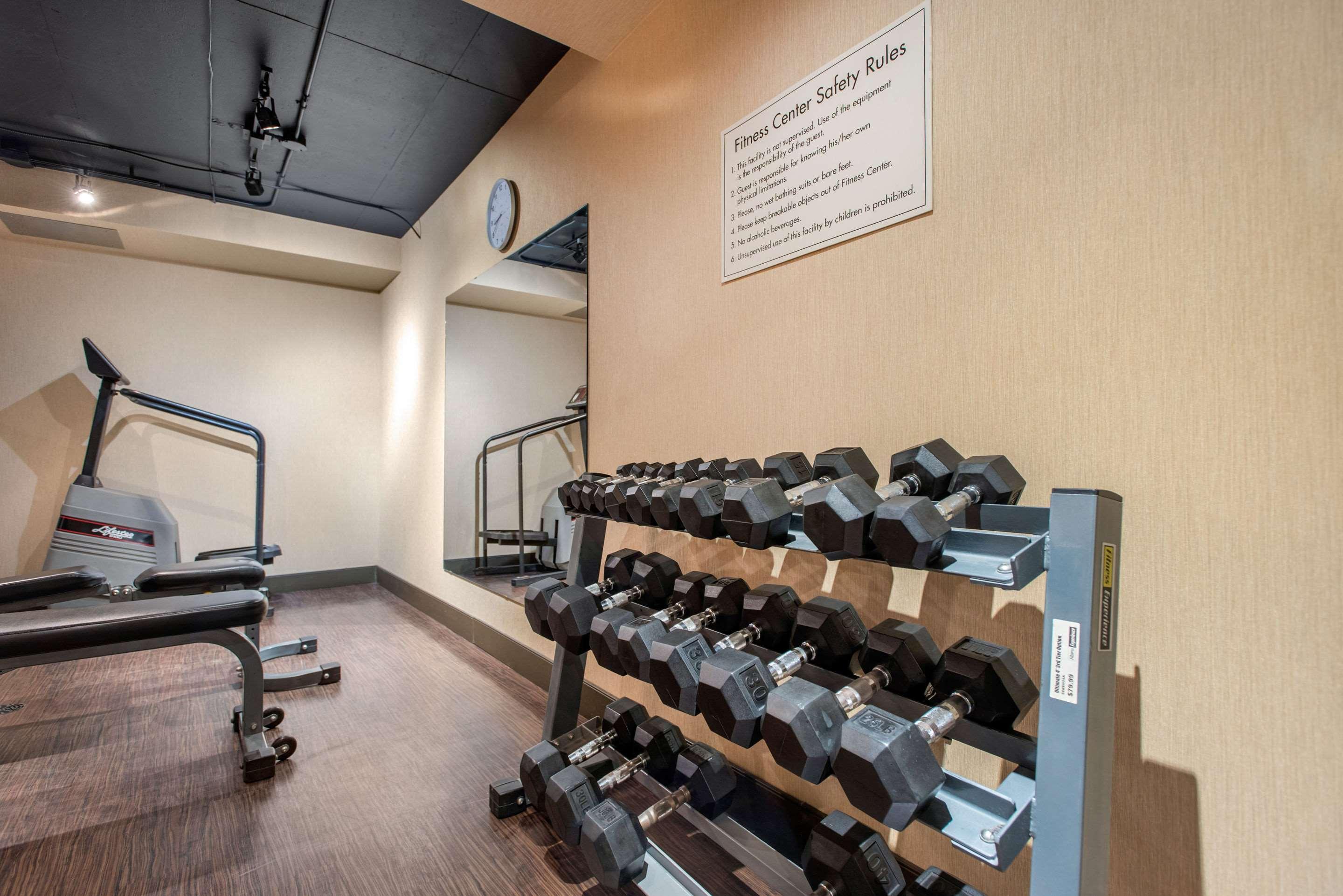 Clarion Hotel & Suites Brandon Ngoại thất bức ảnh