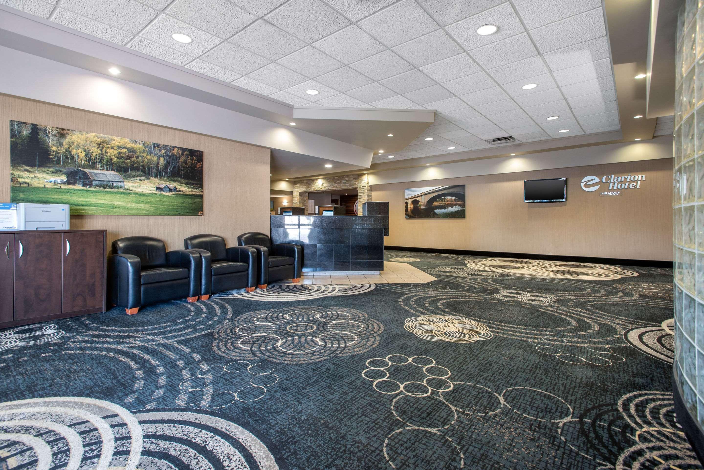 Clarion Hotel & Suites Brandon Ngoại thất bức ảnh