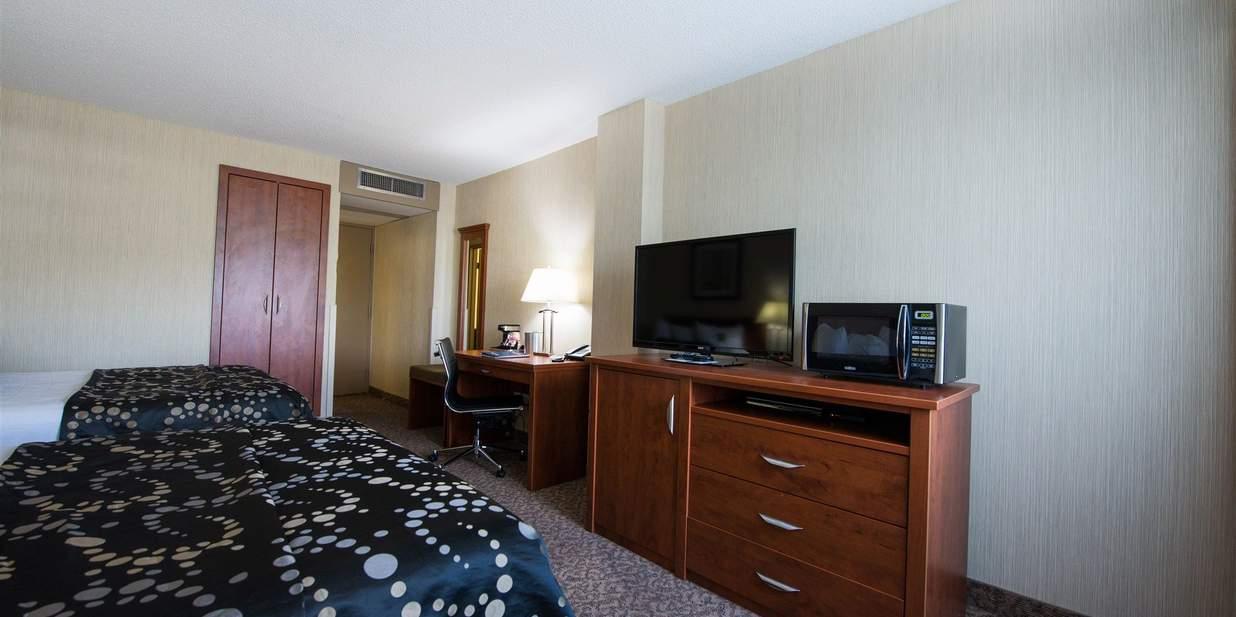 Clarion Hotel & Suites Brandon Ngoại thất bức ảnh