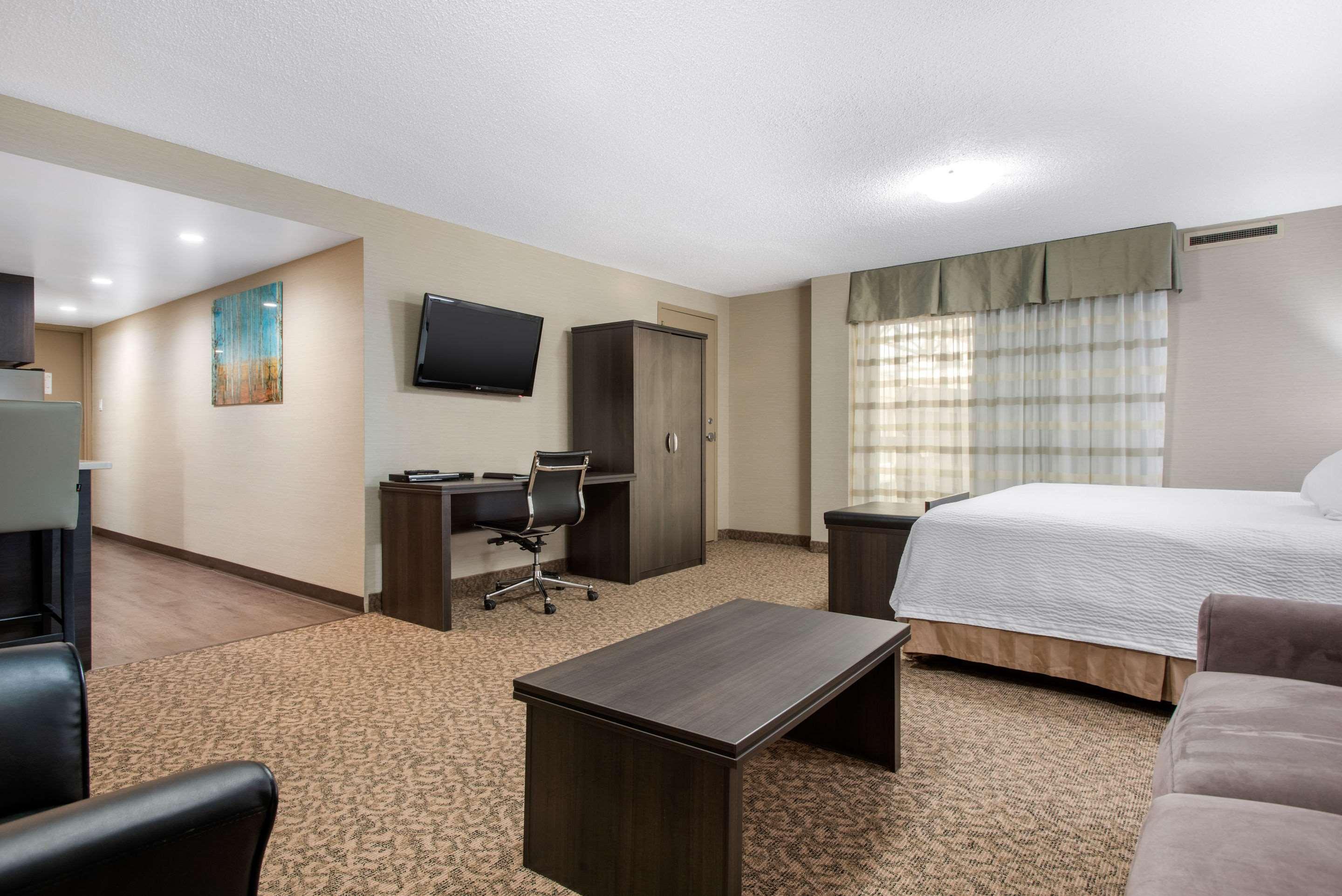Clarion Hotel & Suites Brandon Ngoại thất bức ảnh