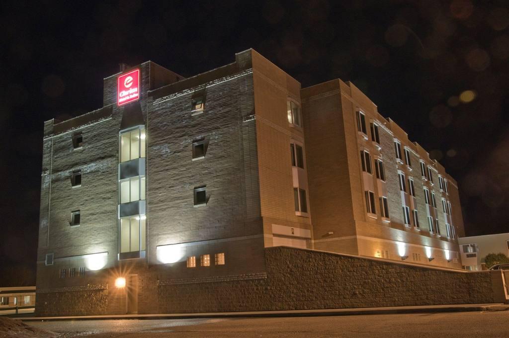 Clarion Hotel & Suites Brandon Ngoại thất bức ảnh