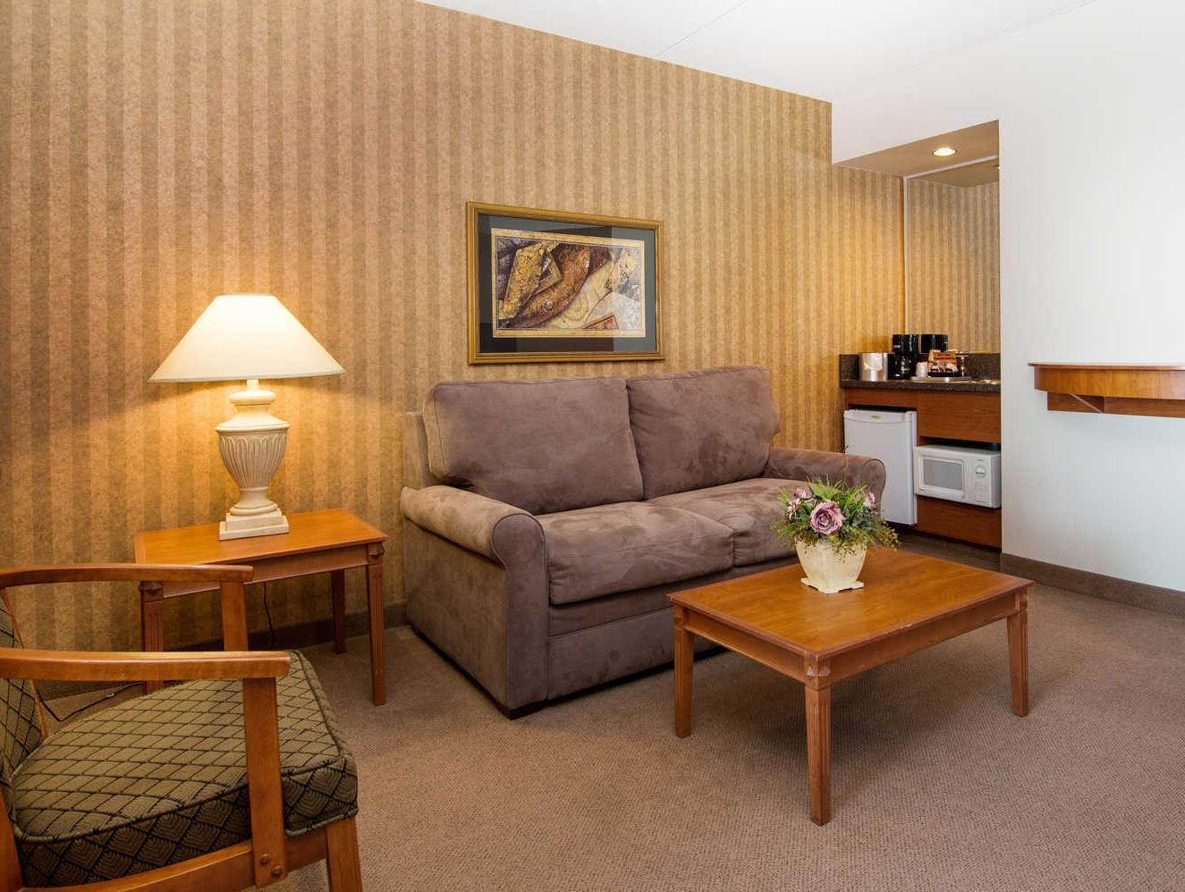 Clarion Hotel & Suites Brandon Ngoại thất bức ảnh