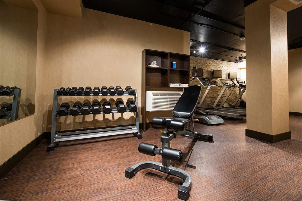 Clarion Hotel & Suites Brandon Ngoại thất bức ảnh