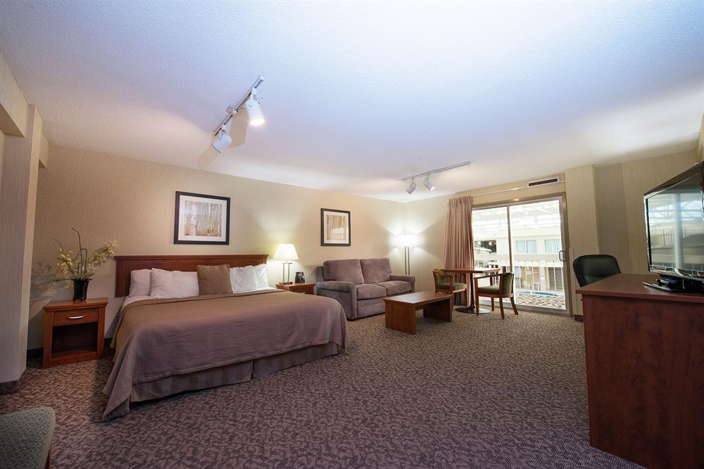 Clarion Hotel & Suites Brandon Ngoại thất bức ảnh