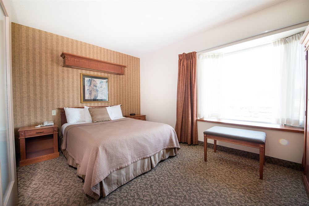 Clarion Hotel & Suites Brandon Ngoại thất bức ảnh