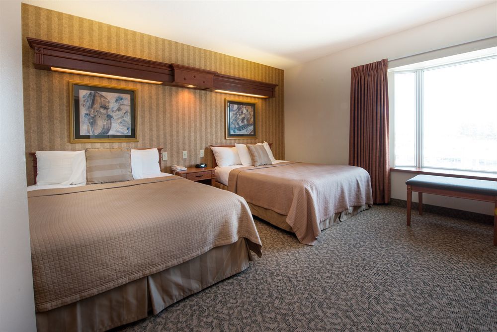 Clarion Hotel & Suites Brandon Ngoại thất bức ảnh