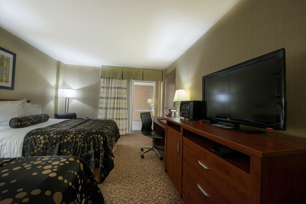 Clarion Hotel & Suites Brandon Ngoại thất bức ảnh